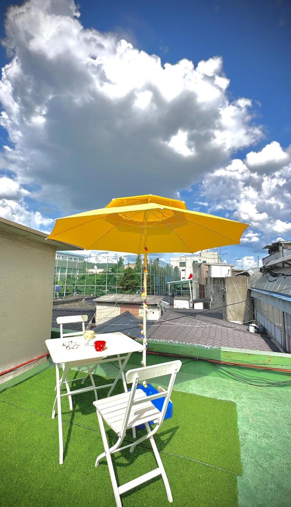 Seochon Spring Haven With Private Rooftop